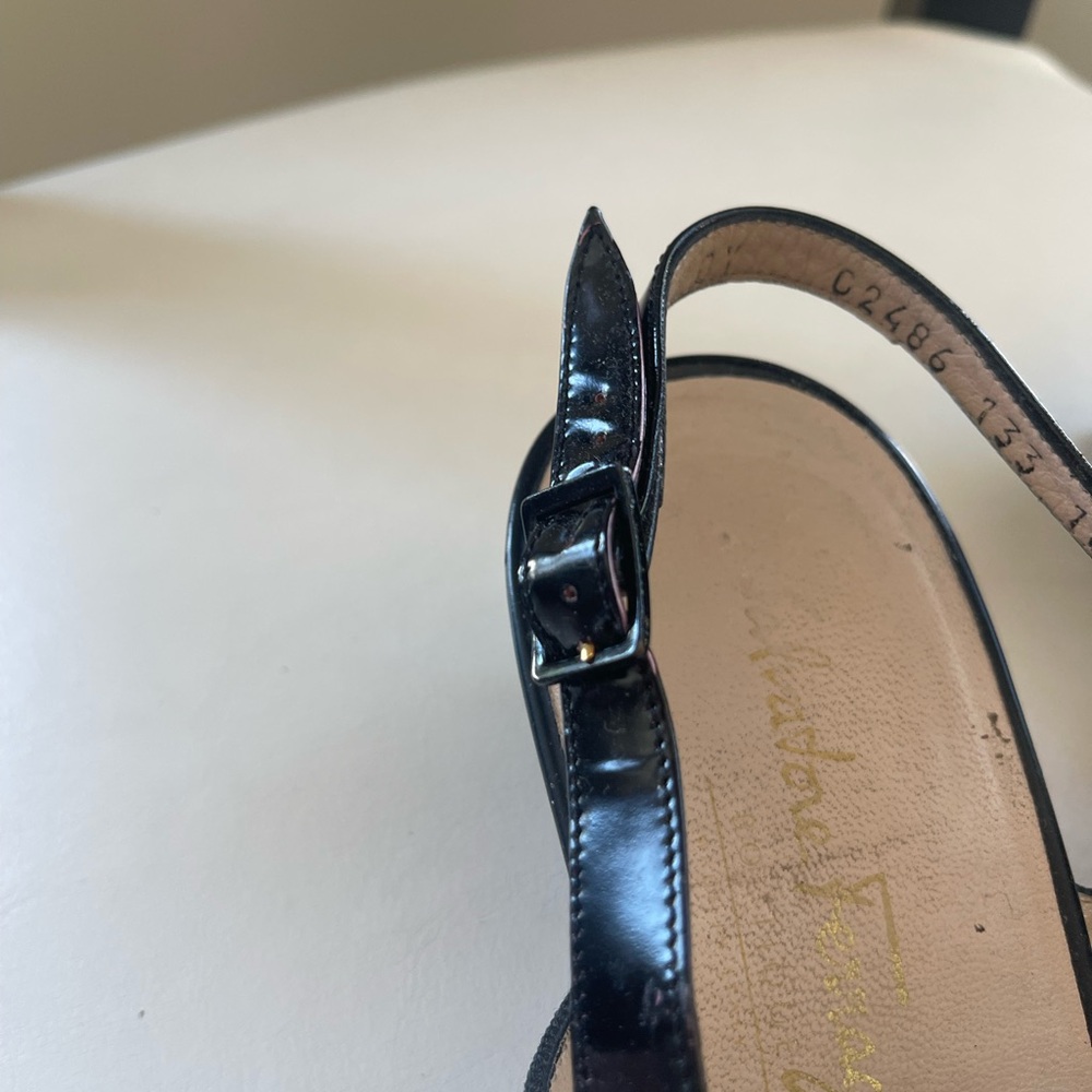 VINTAGE Salvatore Ferragamo Black Sandals - Picture 7 of 15